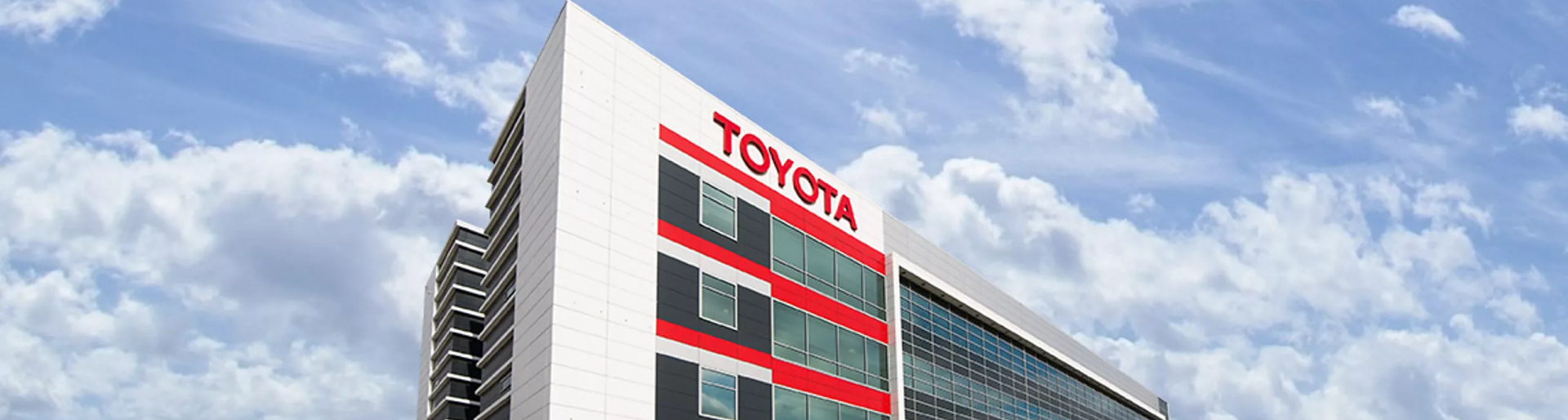 Изображение на странице TOYOTA ПОДВЕЛА ИТОГИ ПРОДАЖ В РОССИИ ЗА 2021 ГОД Тойота Центр Екатеринбург Восток